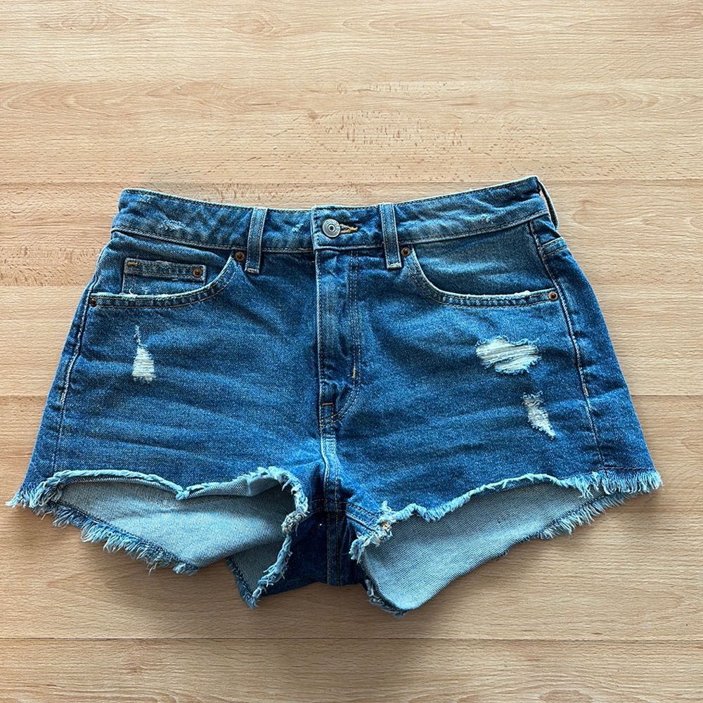 Divided H & M denim cut off shorts